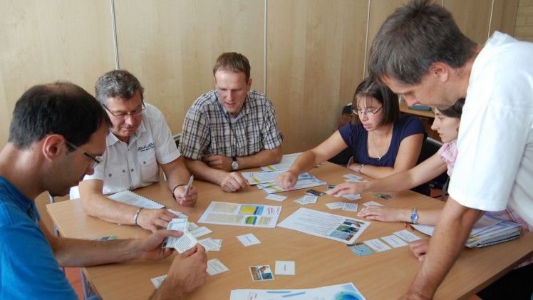 Beim Aufgabe lösen im Workshop Volle Power - der Energieworkshop für Pädagogen/innen.