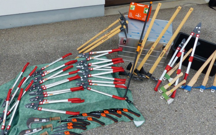 Werkzeug-Set für Pflegeeinsätze im Naturpark